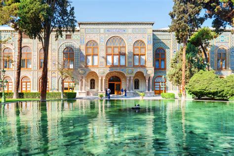 Golestan Palace! An Ornate Symphony of Qajar-Era Splendor and History in Tehran!