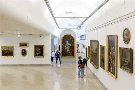 Museo de Bellas Artes! Skarb Malarstwa i Rzeźby z Wiekami Historia