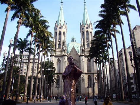  Praça da Sé: History Breathing Underneath São Paulo’s Vibrant Sky